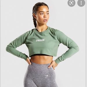 Green cropped Gymshark sweatshirt! Size medium❤️